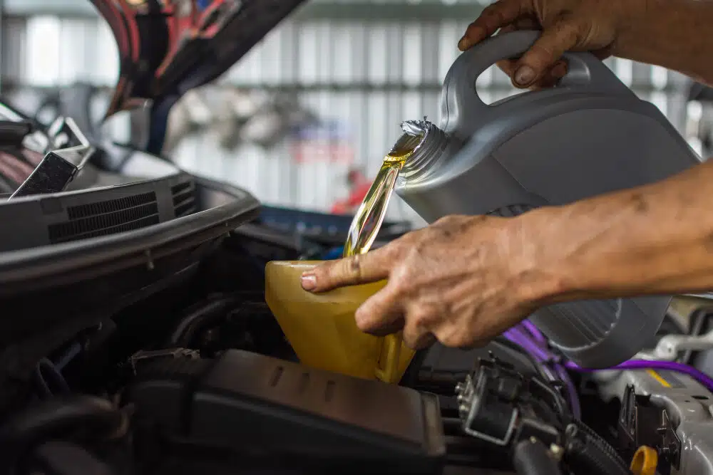 Rekomendasi Oli Mobil terbaik untuk Kendaraan Anda 